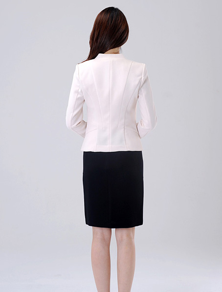 淺粉色女士職業(yè)裝
